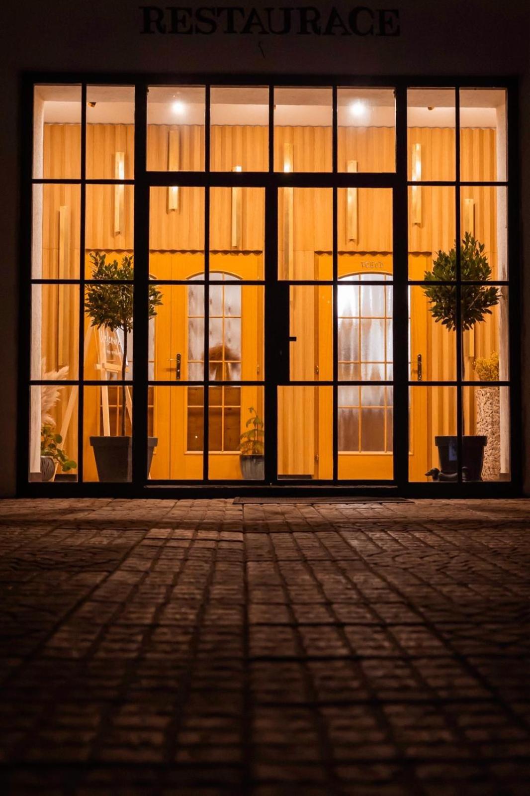 Golden Golem Hotel & Spa Prague Exterior photo
