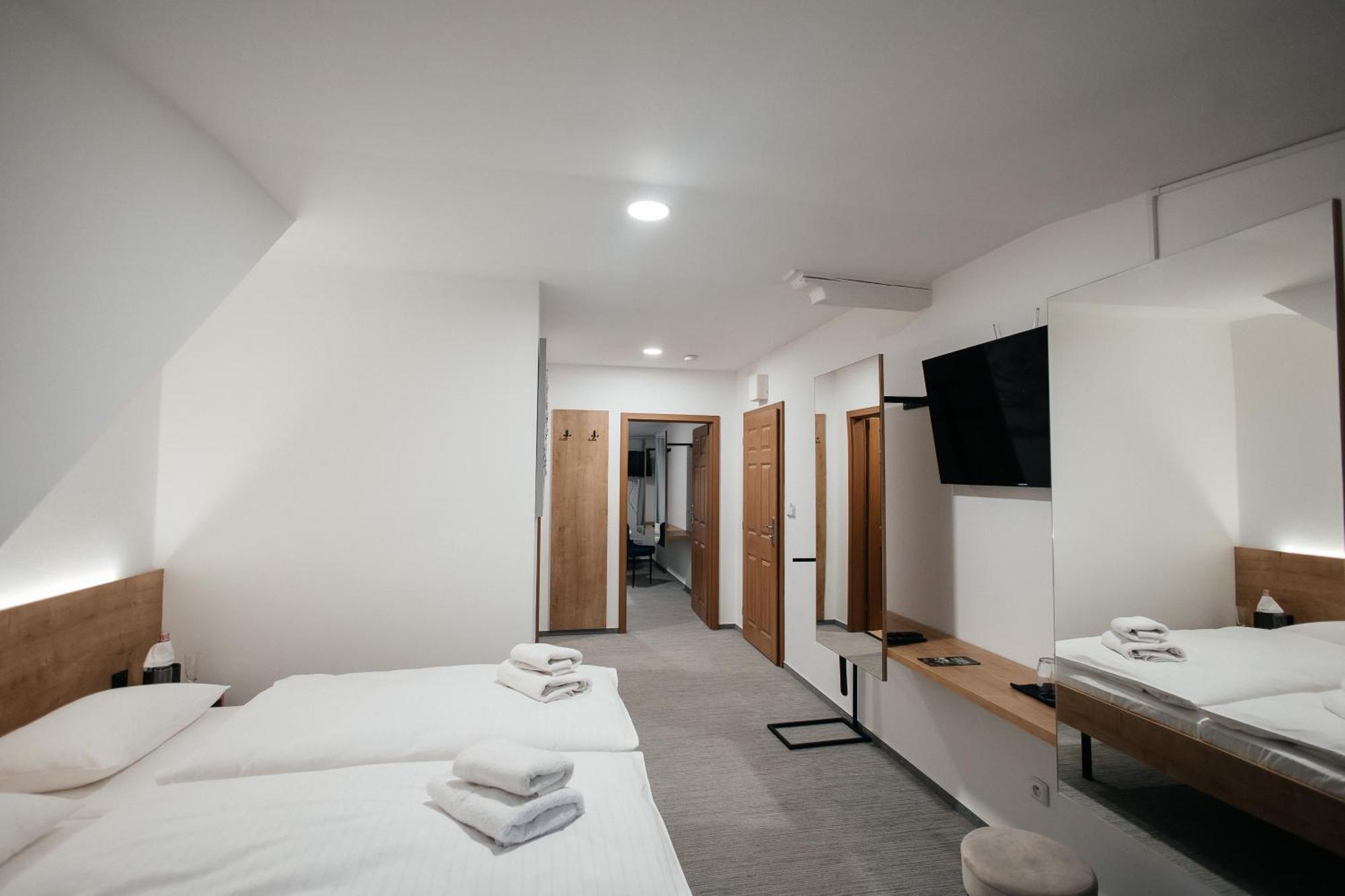 Golden Golem Hotel & Spa Prague Exterior photo