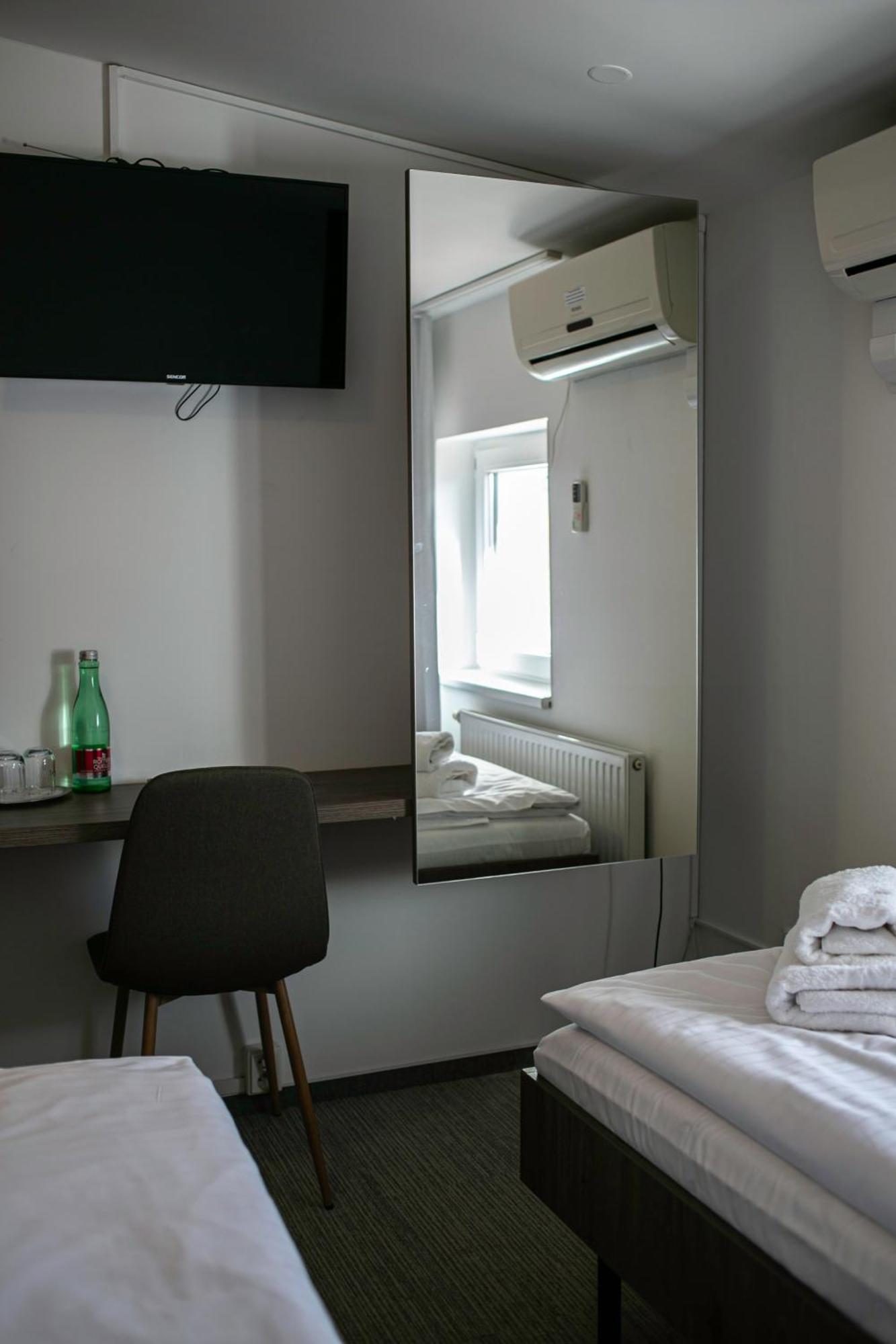 Golden Golem Hotel & Spa Prague Exterior photo