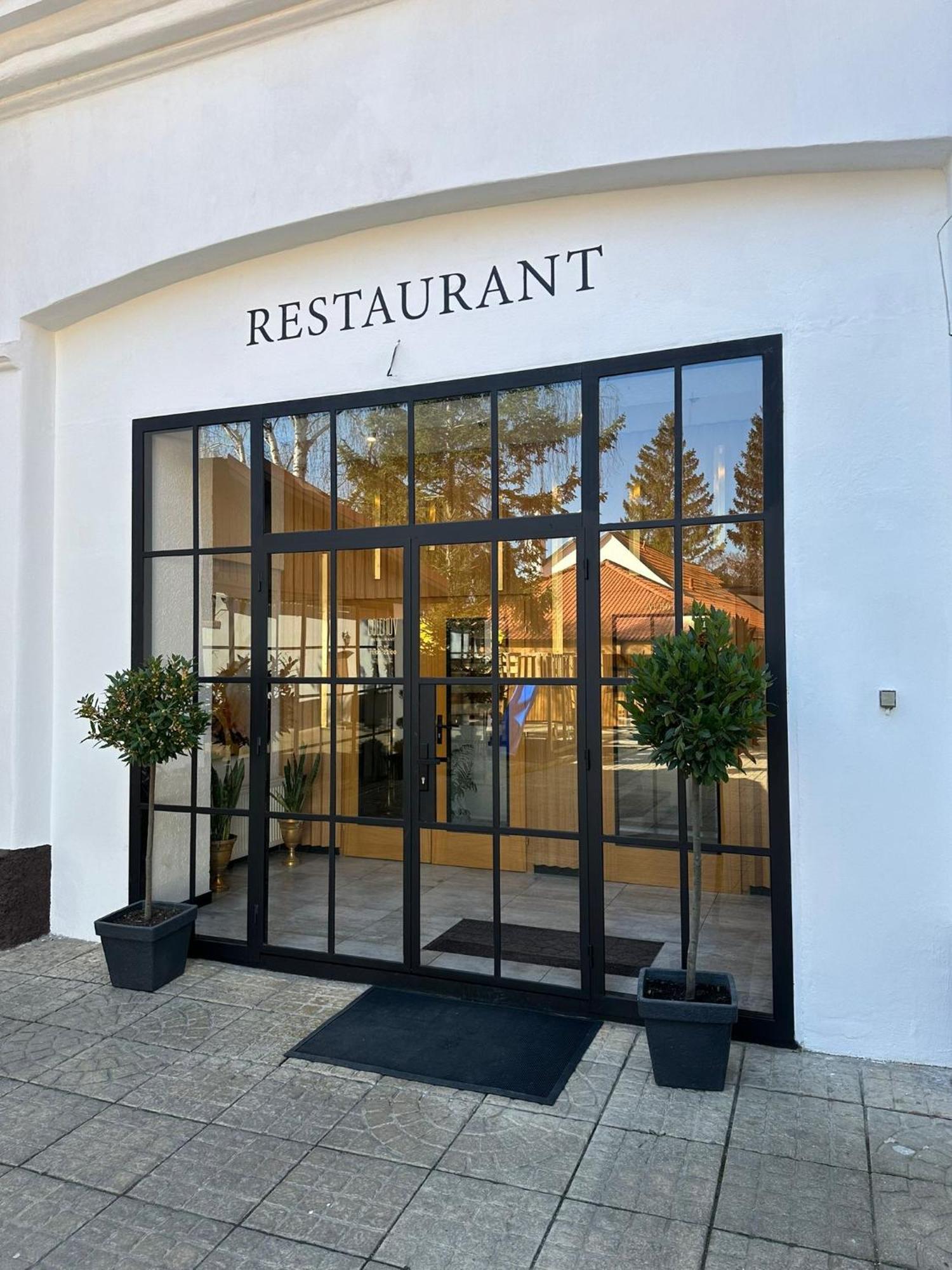 Golden Golem Hotel & Spa Prague Exterior photo