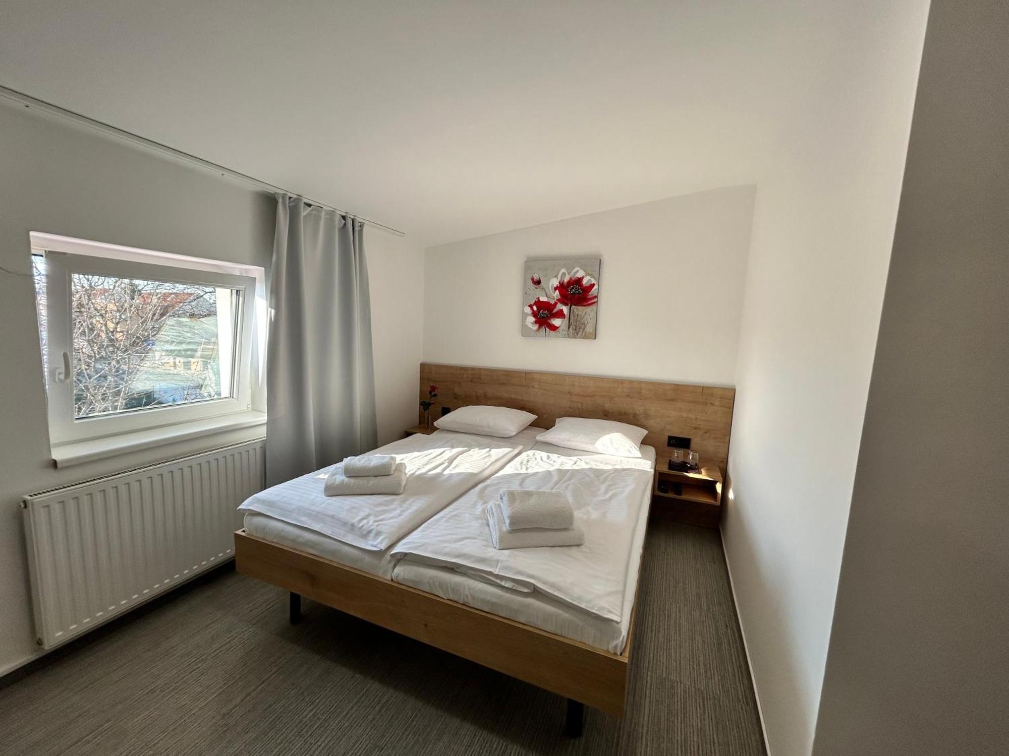 Golden Golem Hotel & Spa Prague Exterior photo