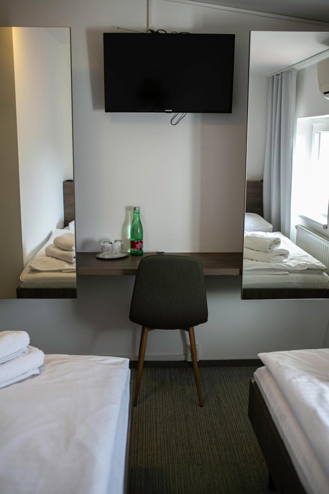Golden Golem Hotel & Spa Prague Exterior photo
